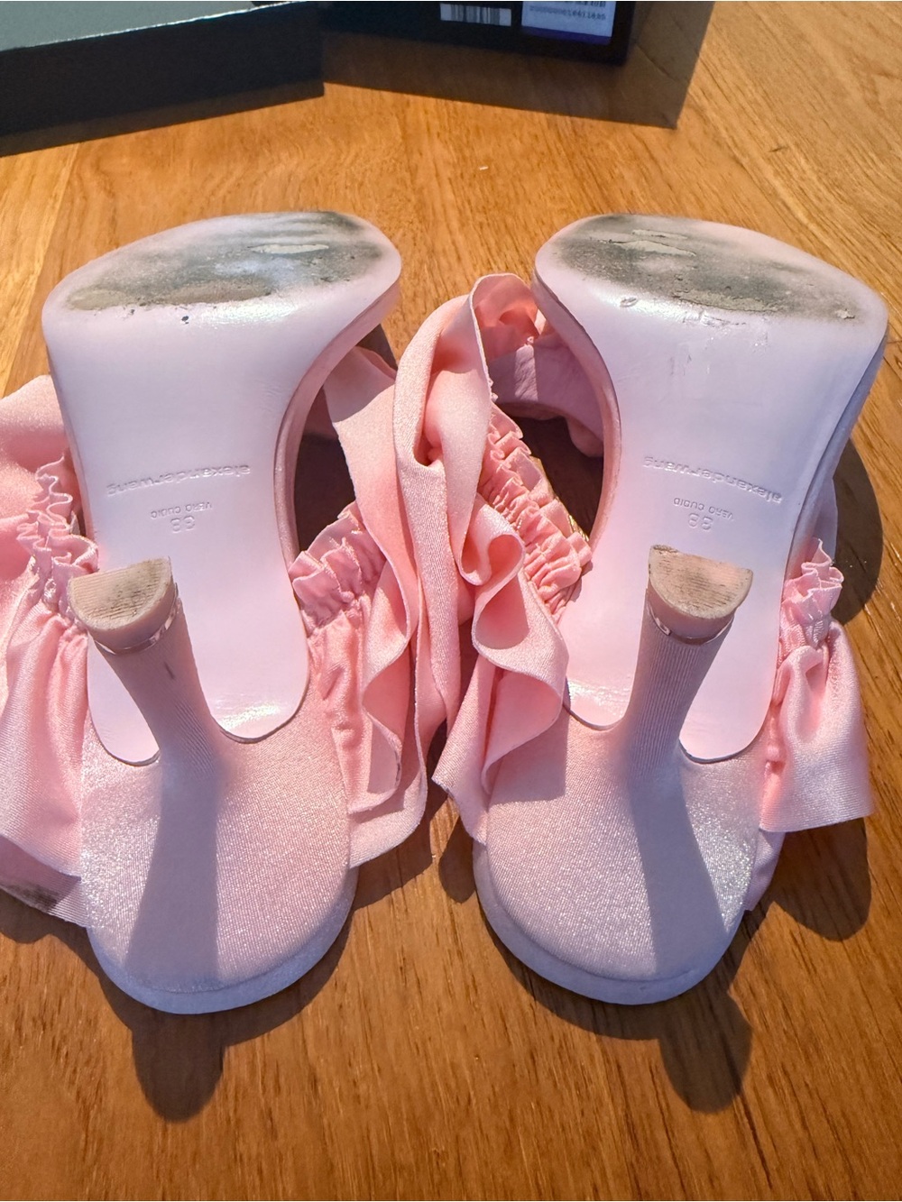 Alexander Wang pink ruffle sandals - Picture 4 of 6